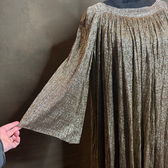 Vintage Saks Fifth Avenue metallic lamé pleated gown, from the late 1960s-1970s - Picture 6 of 7